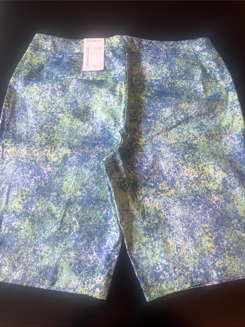 Cold Water Creek NWT Natural Fit Blue Green,White Tye Dye Bermuda Shorts Size 14 - Picture 2 of 5